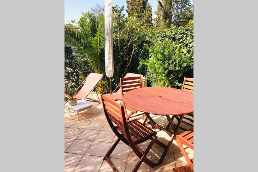 La Petite Pinede Studio Climatise Proche Plage Sanary-sur-Mer Exterior foto