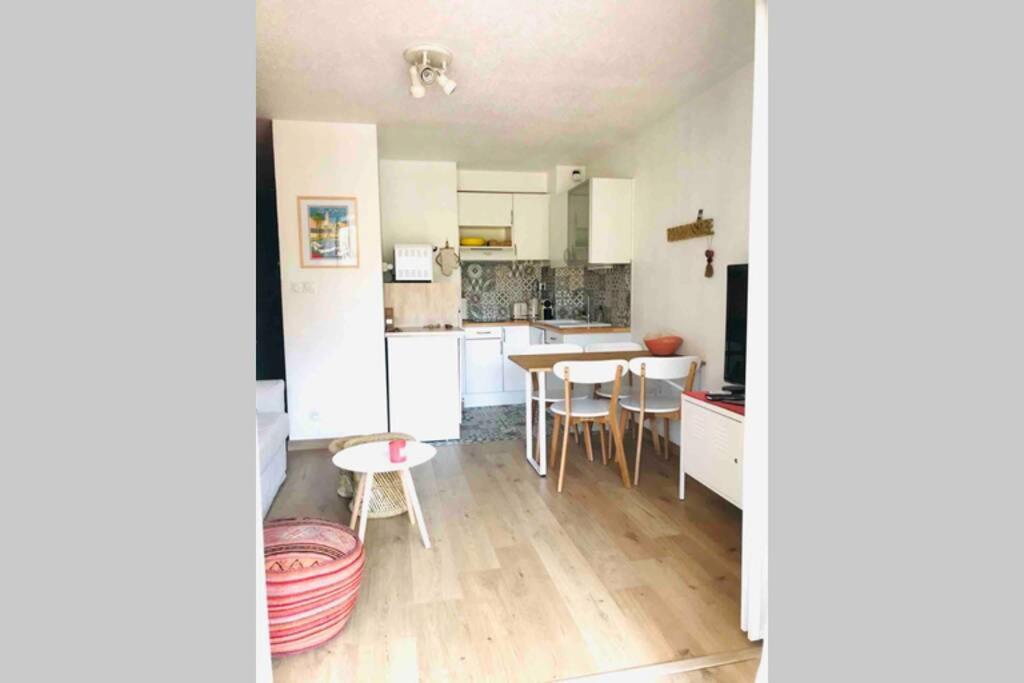 La Petite Pinede Studio Climatise Proche Plage Sanary-sur-Mer Exterior foto
