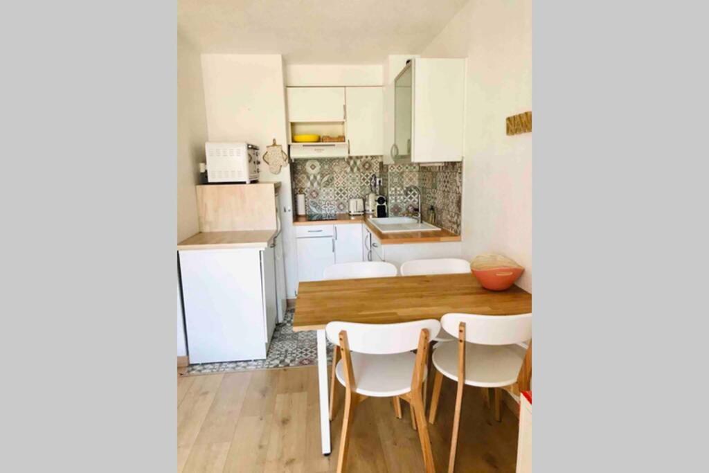 La Petite Pinede Studio Climatise Proche Plage Sanary-sur-Mer Exterior foto